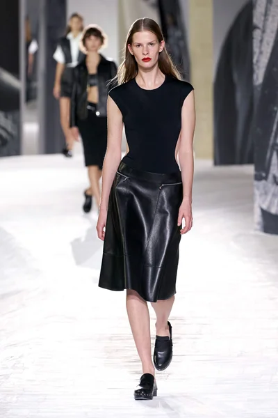 Look 8